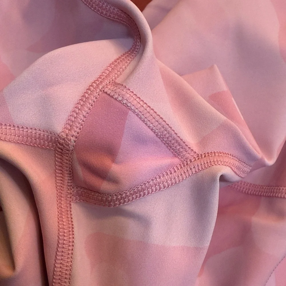 ALO Yoga chic pink